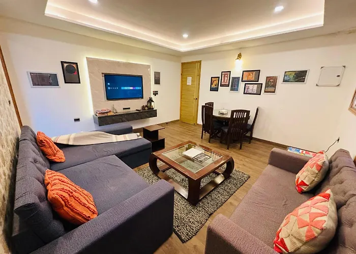 The Lookout - Luxurious Villa At Mukteshwar
