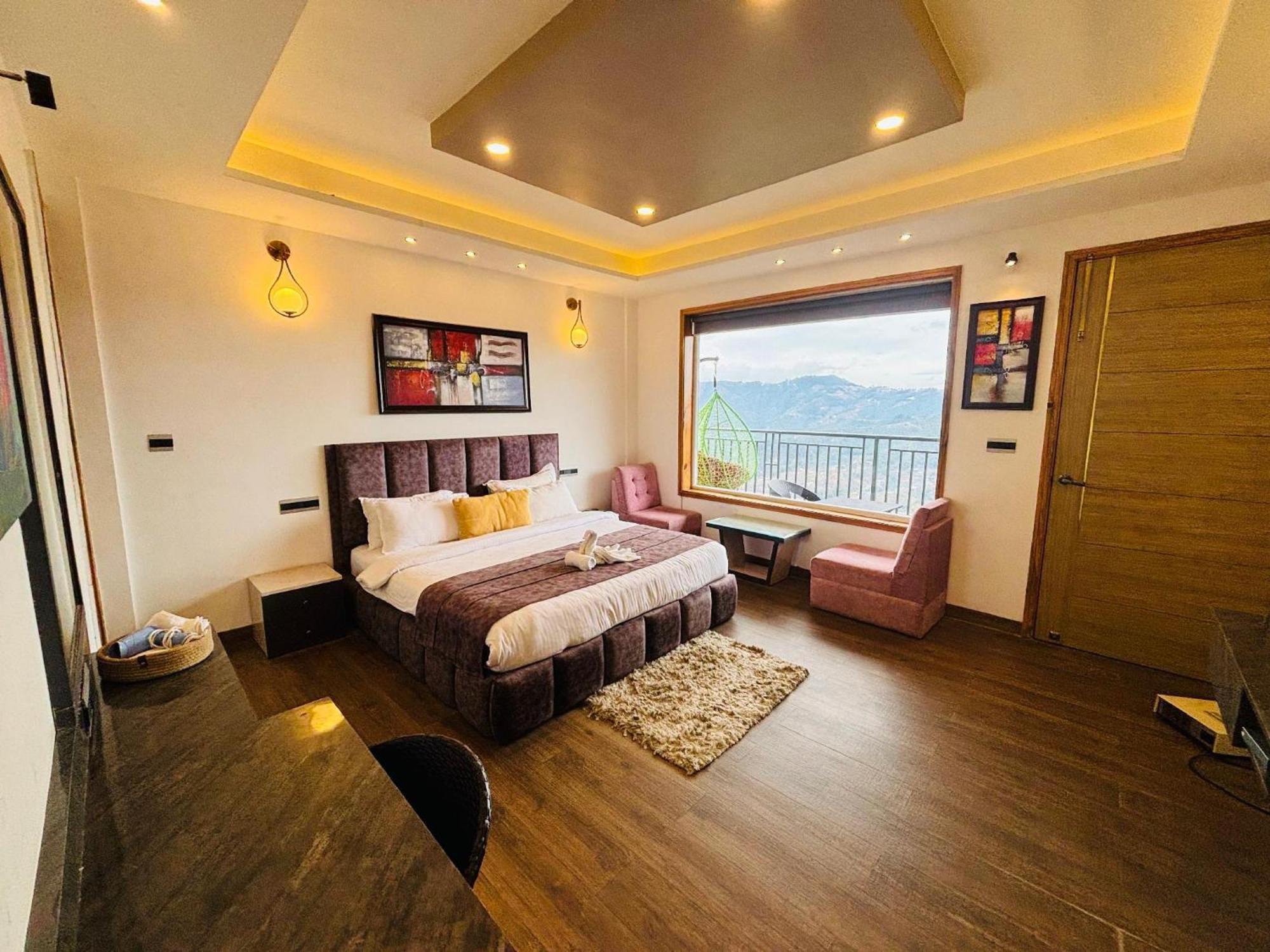 The Lookout - Luxurious At *
